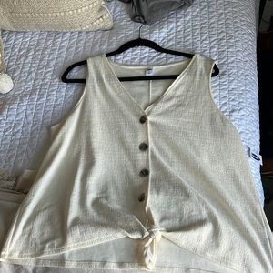 Old Navy front twist top
